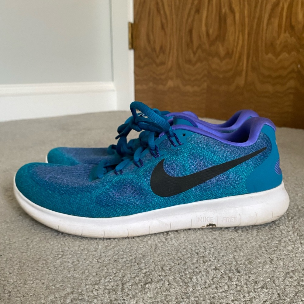 Nike Free Runs